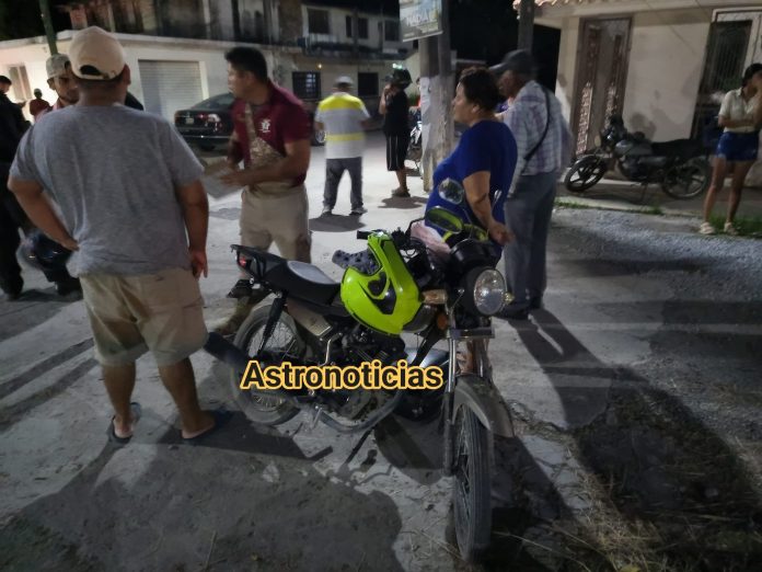 Jovencitos en moto 1