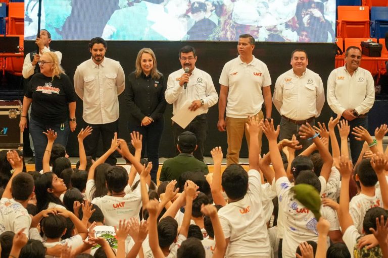 Clausura el rector Dámaso Anaya exitoso campamento infantil de la UAT