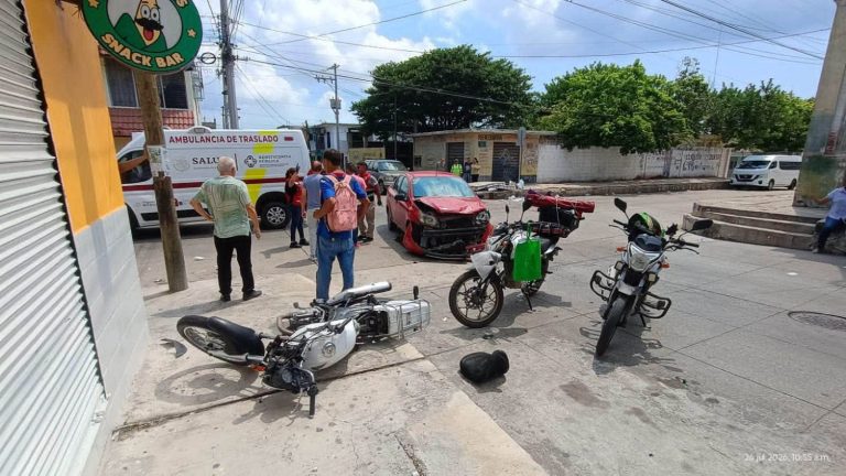 Adolescente motociclista sufre fractura expuesta tras fuerte choque en Tampico
