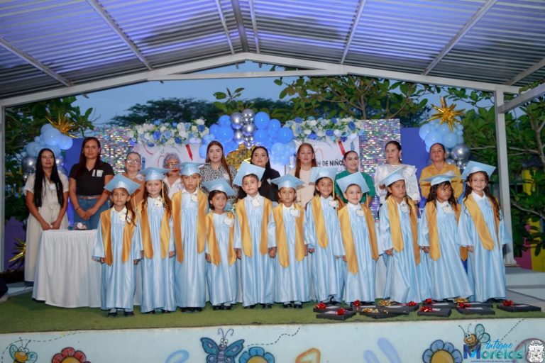 ​CELEBRAN CON ORGULLO LA GRADUACIÓN DEL JARDÍN DE NIÑOS FRANCISCO I. MADERO EN EL EJIDO MORELOS