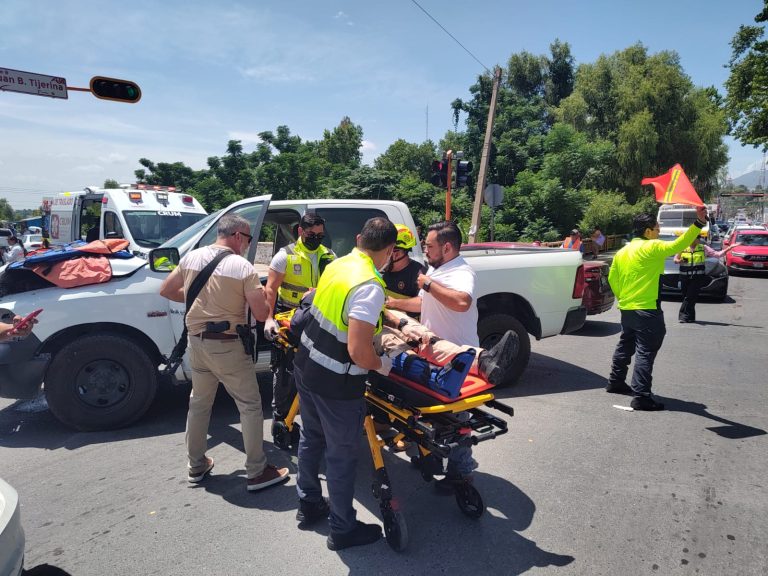 CiudadVictoria||Choque de patrulla contra auto deja 4 lesionados.