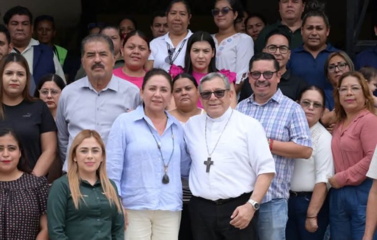 En Xicoténcatl….     Recibimos con gusto al Obispo Margarito Salazar.