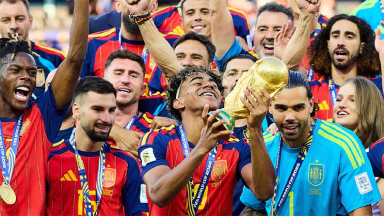 España ya reveló cuándo y contra quién estrenará su jersey con 2 estrellas tras ganar el Mundial