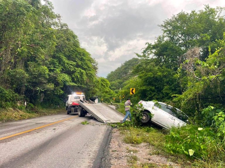FUERTE ACCIDENTE EN LA CUEVA TANINUL DEJA PERSONAS LESIONADAS