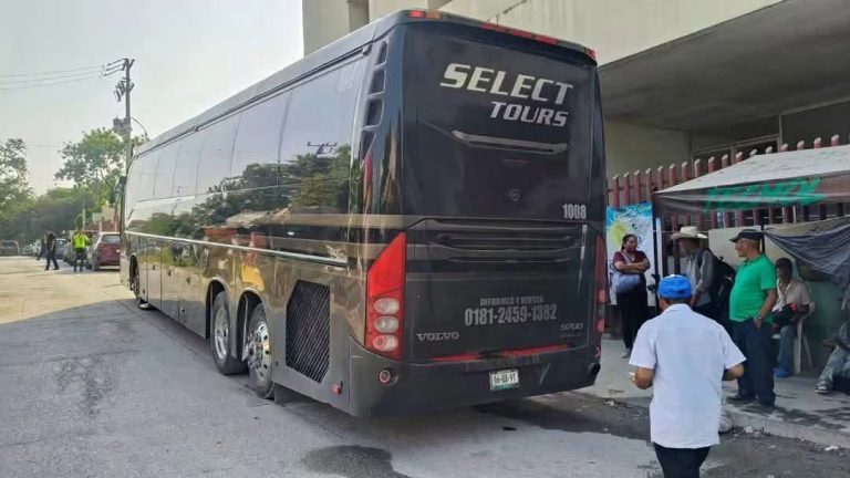 Fall3ce turista de Monterrey durante traslado hacia las cascadas de El Meco
