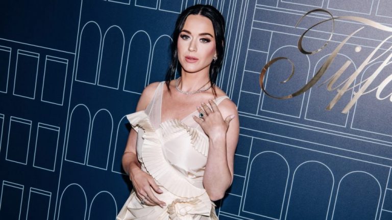 Katy Perry arremete contra la Casa Blanca por usar “Firework” en video militar
