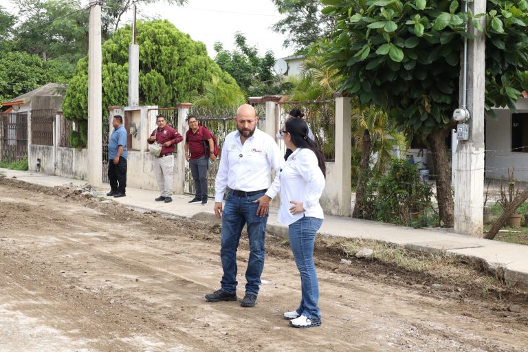 Rehabilita Patty Chío vialidad en la Colonia San Francisco