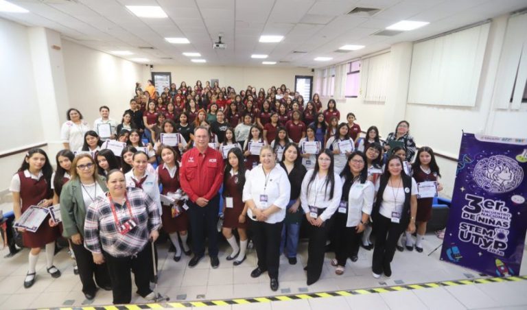 Inspira UTTN a más niñas a elegir carreras científicas y tecnológicas
