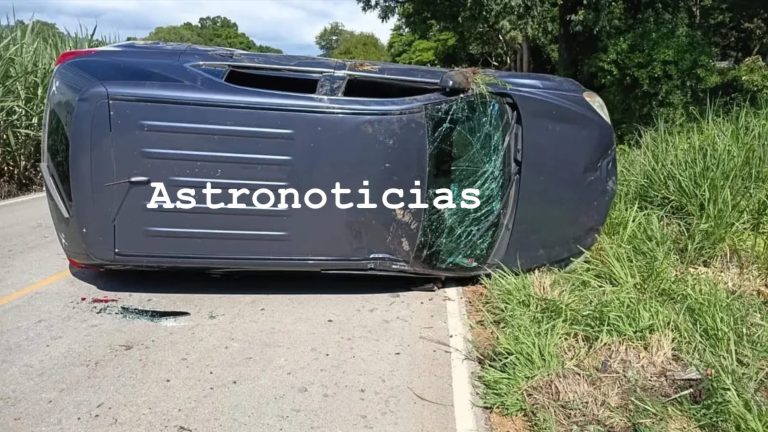 Vuelca camioneta en carretera Naranjo-Valles; hay lesionados
