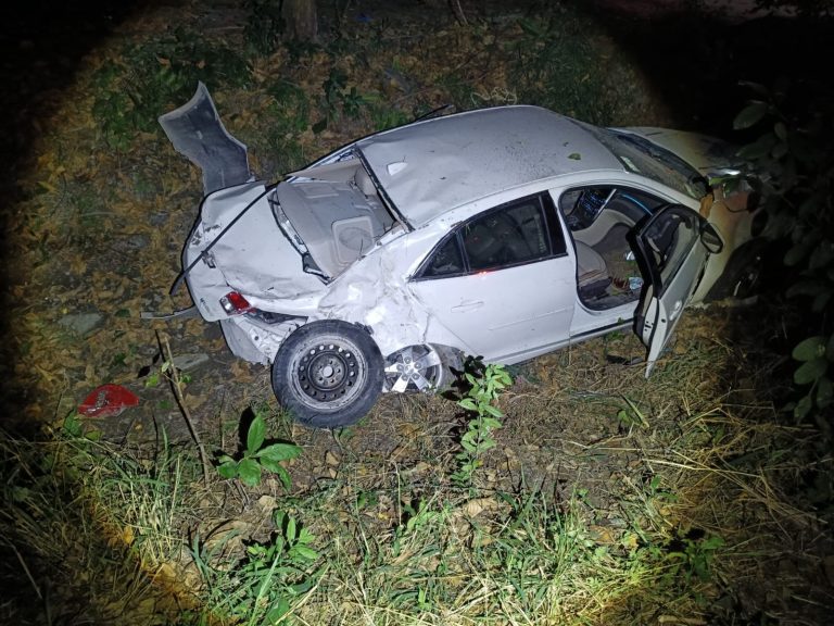 Ebrio conductor cae a dren en la Mante-Victoria