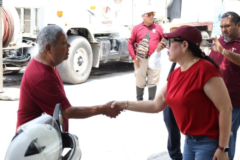 Constata Patty Chío reposición urgente de la red de drenaje en calle Cuauhtémoc