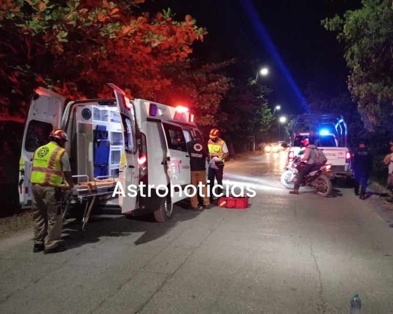 Empleado de abarrotes resulta lesionado tras derrapar en motocicleta