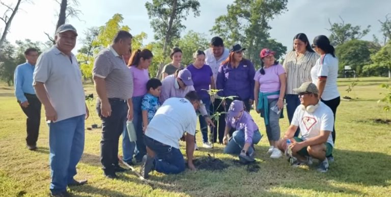 Hoy sembramos vida y futuro en El Mante.