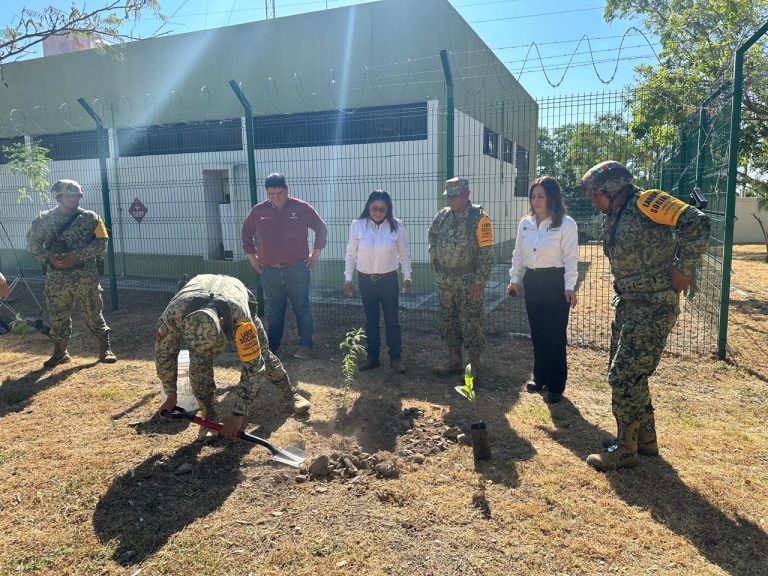 Entrega Gobierno de Tamaulipas 200 árboles al 77/o Batallón de Infantería